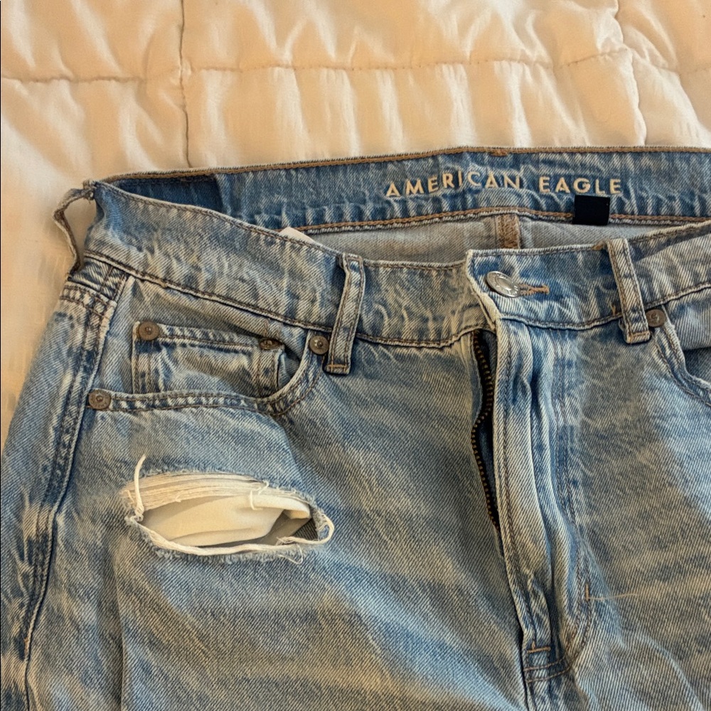 American Eagle distressed Light Blue Jeans